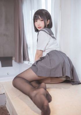 女人把衣服脱了个精光给男人亲_迅雷1080