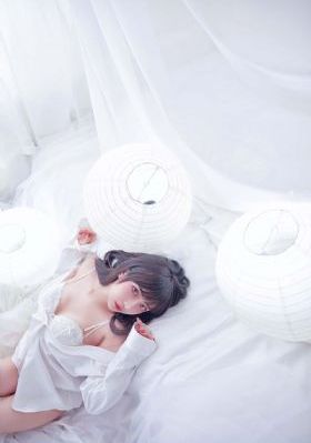 穿制服的女孩_蓝光在线观看